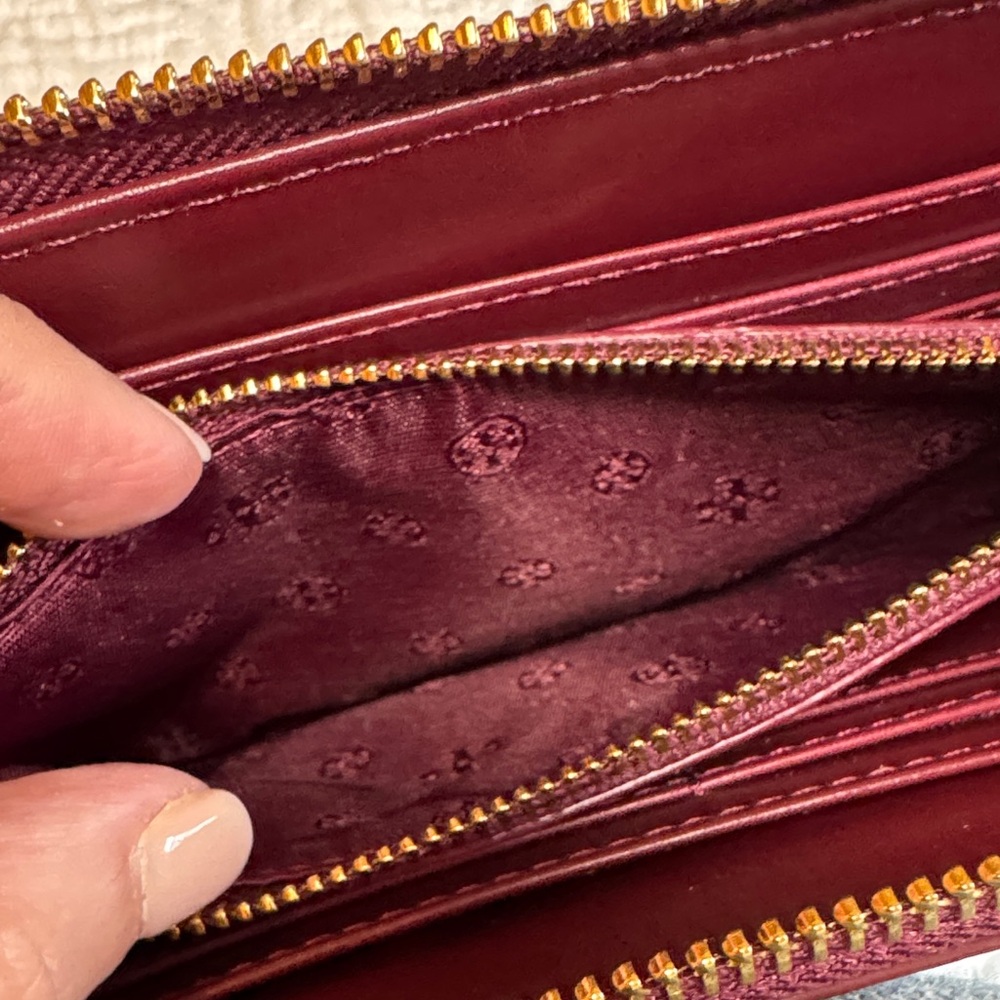 Tory Burch Shiraz Patent Leather Wallet - Picture 9 of 14